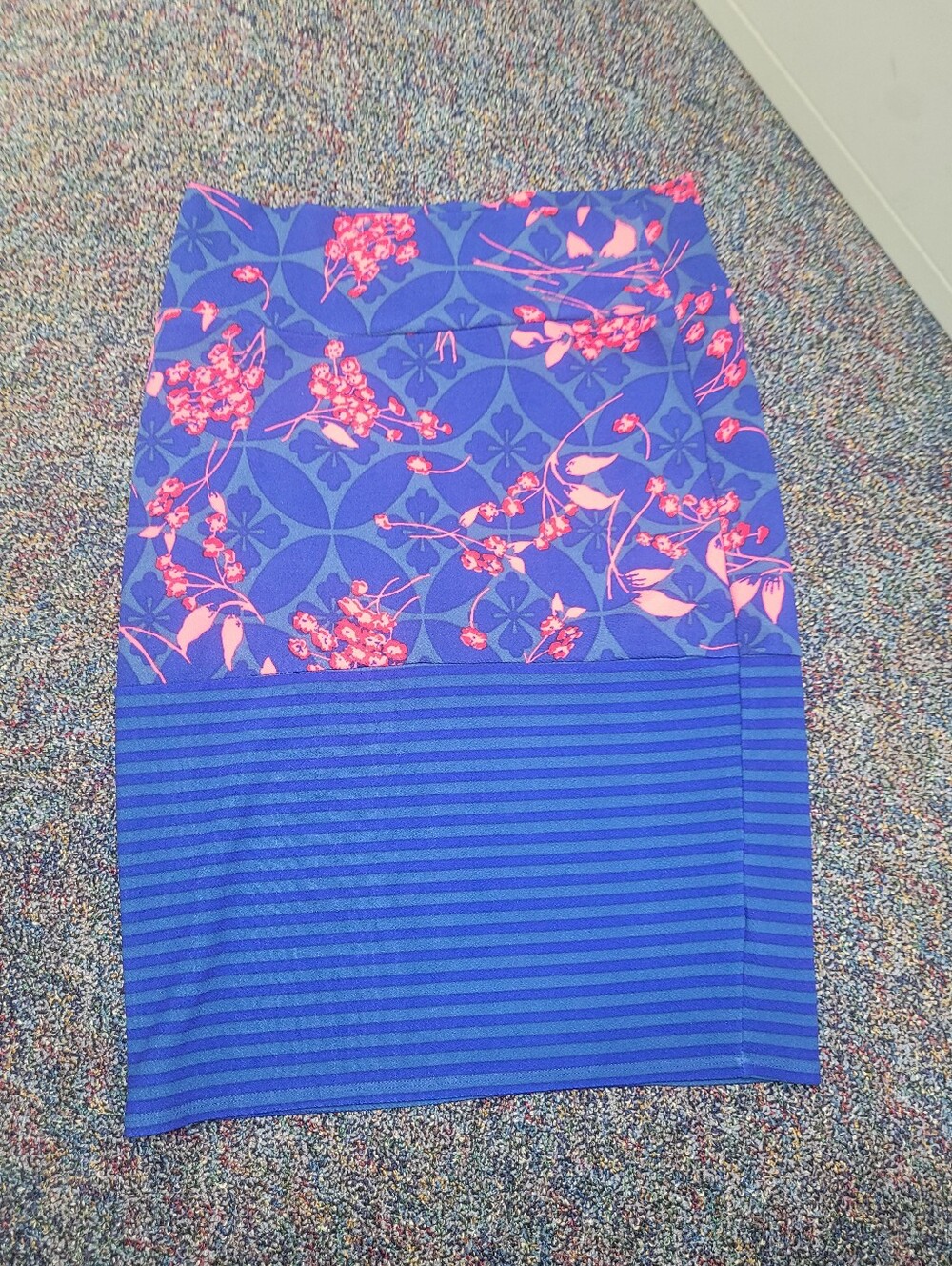 LuLaRoe Royal Blue with Coral Floral Print Skirt